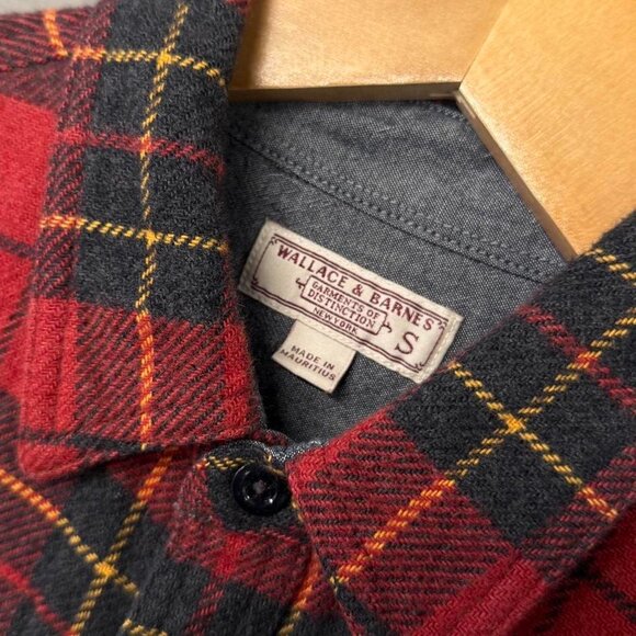 Vintage Wallace and Barnes Red Plaid Flannel Button Up Small - Picture 3 of 3